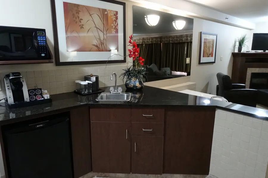 Ramada by Wyndham Weyburn hotel detail image 6