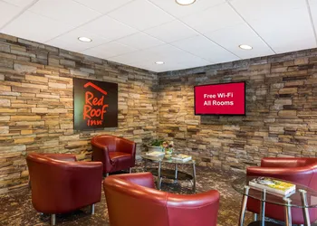 Red Roof Inn Hendersonville hotel thumbnail 2