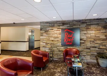 Red Roof Inn Hendersonville hotel thumbnail 3
