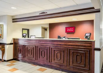 Red Roof Inn Hendersonville hotel thumbnail 4