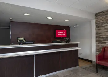 Red Roof Inn Washington DC - Lanham hotel thumbnail 2