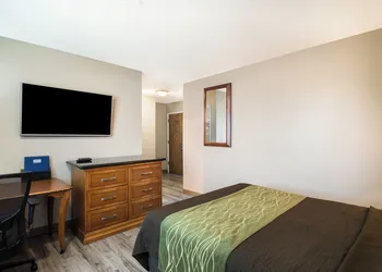 Rodeway Inn & Suites Portland West - Beaverton hotel thumbnail 7