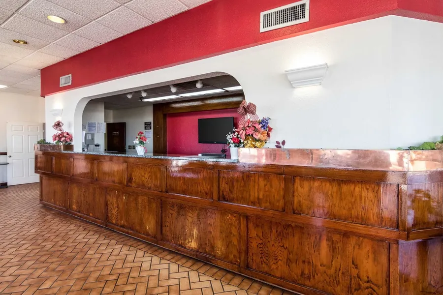 Econo Lodge Inn & Suites Conference Center hotel detail image 2