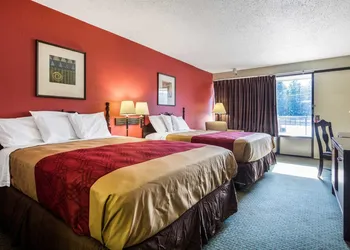 Econo Lodge Inn & Suites Conference Center hotel thumbnail 7