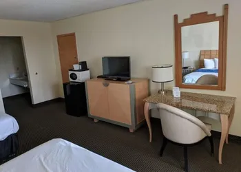 Travelodge by Wyndham Clovis hotel thumbnail 7