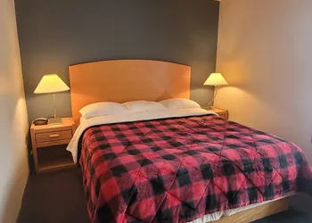 Lumberjack Inn hotel thumbnail 2