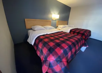 Lumberjack Inn hotel thumbnail 3