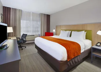 Country Inn & Suites by Radisson, Big Rapids, MI hotel thumbnail 5