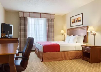 Country Inn & Suites by Radisson, Nevada, MO hotel thumbnail 3