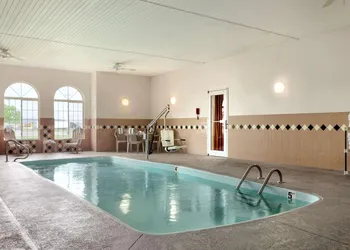 Country Inn & Suites by Radisson, Nevada, MO hotel thumbnail 7