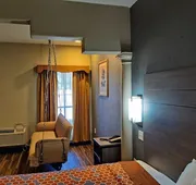 Regency Inn & Suites By Capital O Houston IAH Airport hotel detail image 7