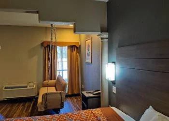 Regency Inn & Suites By Capital O Houston IAH Airport hotel thumbnail 7