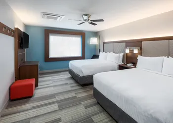 Holiday Inn Express & Suites West Plains Southwest by IHG hotel thumbnail 2