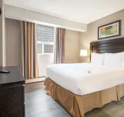 Coast Calgary Downtown Hotel & Suites by APA hotel detail image 7
