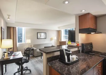 Coast Calgary Downtown Hotel & Suites by APA hotel thumbnail 8