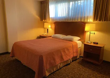Royal Pacific Motor Inn hotel thumbnail 4