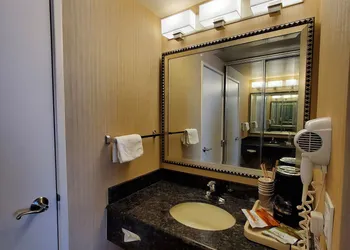 Royal Pacific Motor Inn hotel thumbnail 7