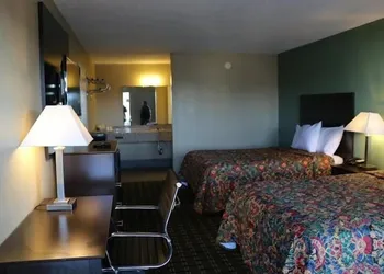 Kings Inn Civic Center UAB hotel thumbnail 4