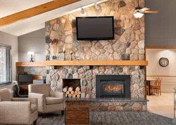 AmericInn by Wyndham Bemidji hotel thumbnail 5