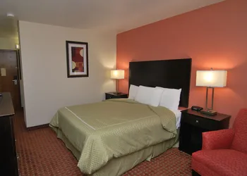 AmericInn by Wyndham Johnston Des Moines hotel thumbnail 6