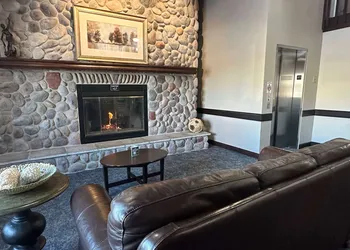 AmericInn by Wyndham Menominee hotel thumbnail 3