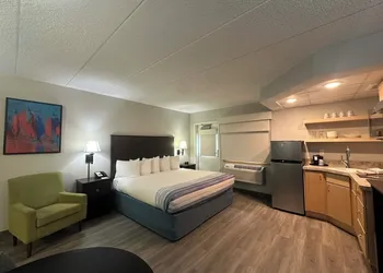 AmericInn by Wyndham Menominee hotel thumbnail 7