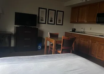 AmericInn by Wyndham Menominee hotel thumbnail 8