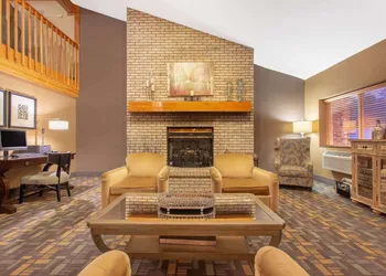 AmericInn by Wyndham Rhinelander hotel thumbnail 2