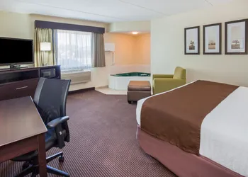 AmericInn by Wyndham Rhinelander hotel thumbnail 3