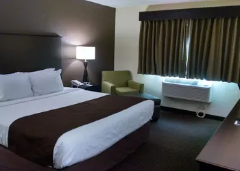 AmericInn by Wyndham Rhinelander hotel thumbnail 4