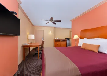 Americas Best Value Inn Porterville hotel thumbnail 3