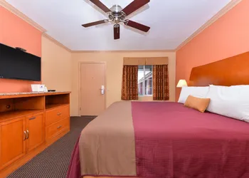 Americas Best Value Inn Porterville hotel thumbnail 6
