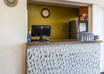 Rodeway Inn Downtown Hanford hotel thumbnail 2
