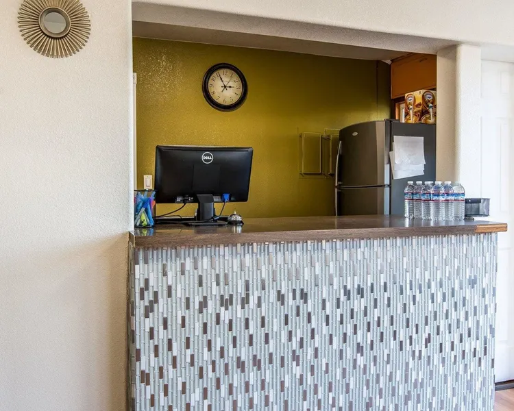 Rodeway Inn Downtown Hanford hotel detail image 2