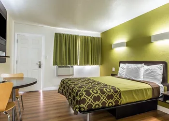 Rodeway Inn Downtown Hanford hotel thumbnail 7