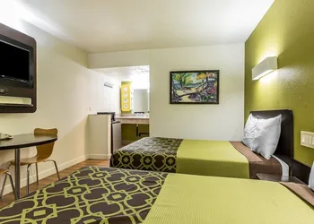 Rodeway Inn Downtown Hanford hotel thumbnail 8