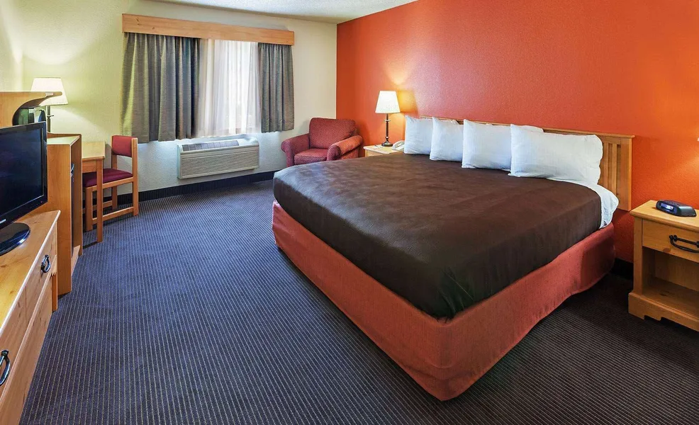 AmericInn by Wyndham Sturgeon Bay hotel detail image 6
