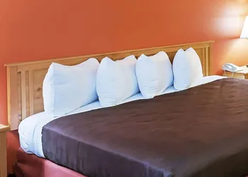 AmericInn by Wyndham Sturgeon Bay hotel thumbnail 8