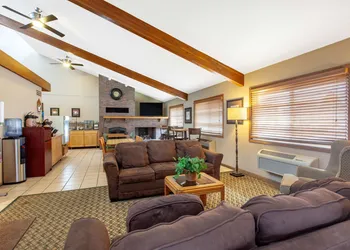 AmericInn by Wyndham Willmar hotel thumbnail 3