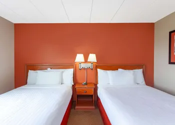 AmericInn by Wyndham Willmar hotel thumbnail 5