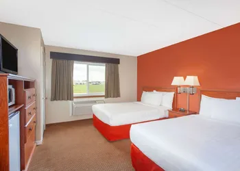 AmericInn by Wyndham Willmar hotel thumbnail 6