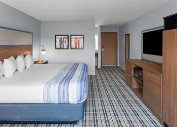 AmericInn by Wyndham West Salem hotel thumbnail 4