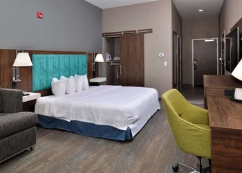 Hampton Inn Laplace hotel thumbnail 8