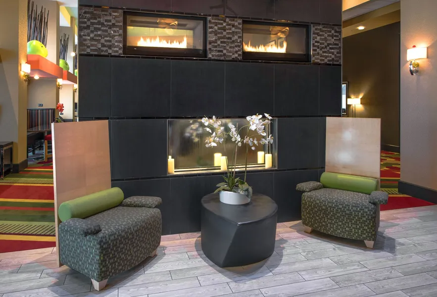 Hampton Inn & Suites Raleigh/Crabtree Valley hotel detail image 2
