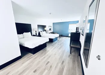 Baymont by Wyndham Ardmore I-35 hotel thumbnail 2