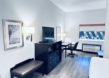Baymont by Wyndham Ardmore I-35 hotel thumbnail 6
