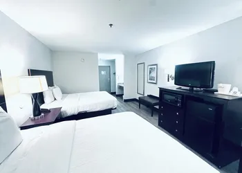 Baymont by Wyndham Ardmore I-35 hotel thumbnail 7