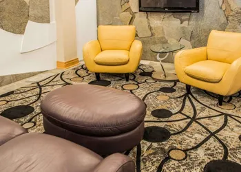 Comfort Suites Monroeville - Pittsburgh East hotel thumbnail 6