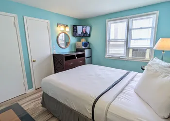 Clarem Happy Days Inn hotel thumbnail 8