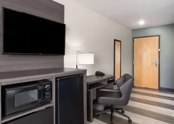 Super 8 by Wyndham Big Timber hotel thumbnail 6
